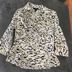 Alfani Women's Black and White Patterned Top 2 petite stretch top